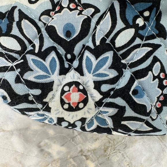 Vera Bradley Mirror Cosmetic Bag Lisbon Medallion - Picture 7 of 8